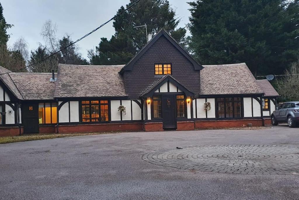 Beautiful Cottage In Brentwood Kelvedon Hatch Екстер'єр фото