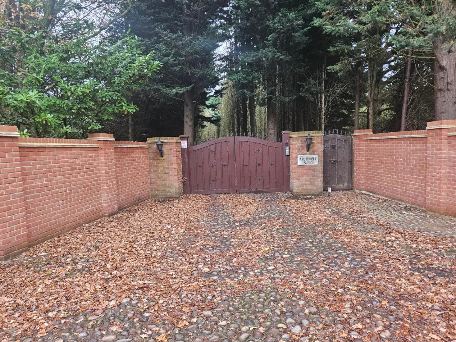 Beautiful Cottage In Brentwood Kelvedon Hatch Екстер'єр фото