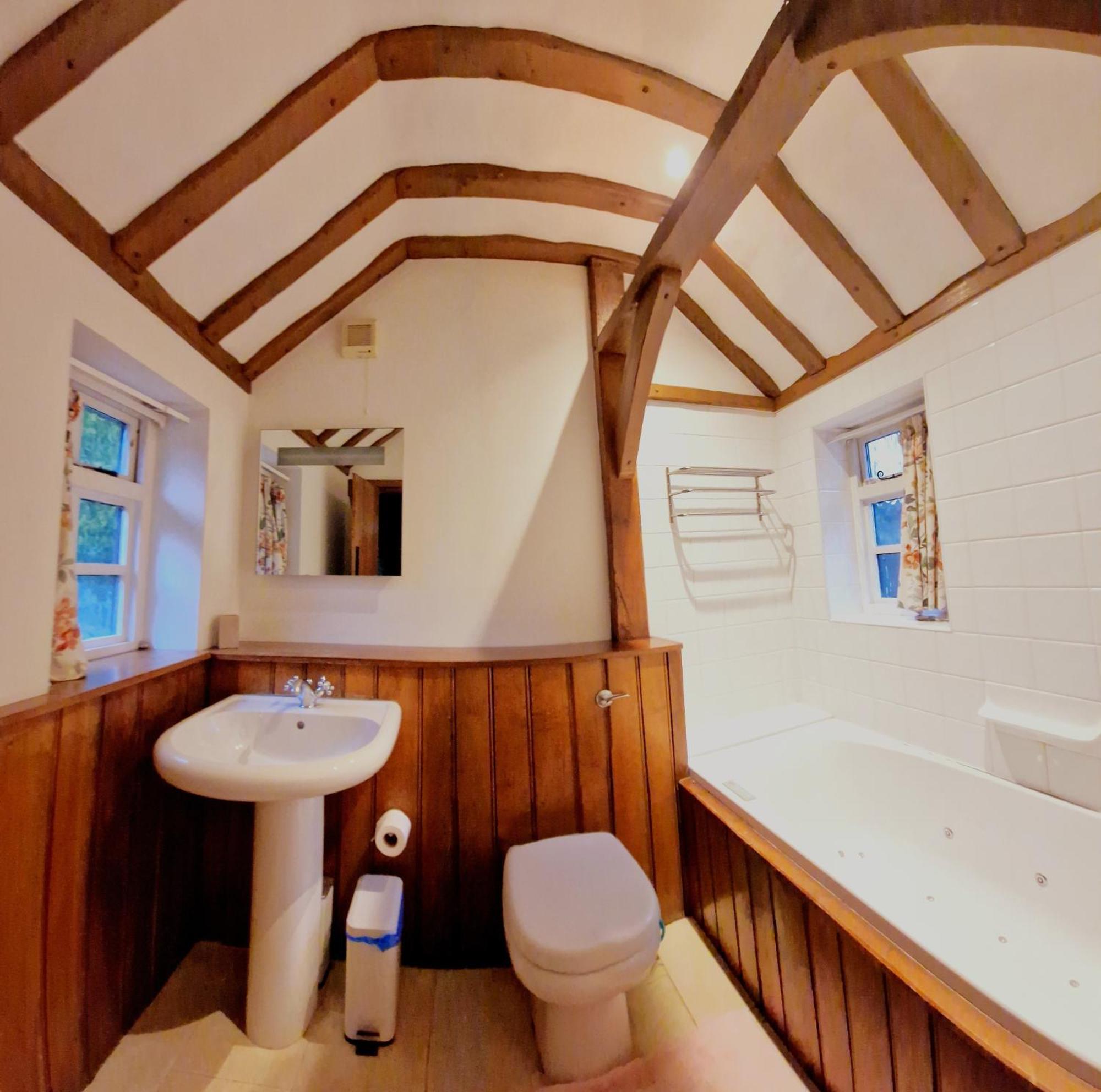 Beautiful Cottage In Brentwood Kelvedon Hatch Екстер'єр фото