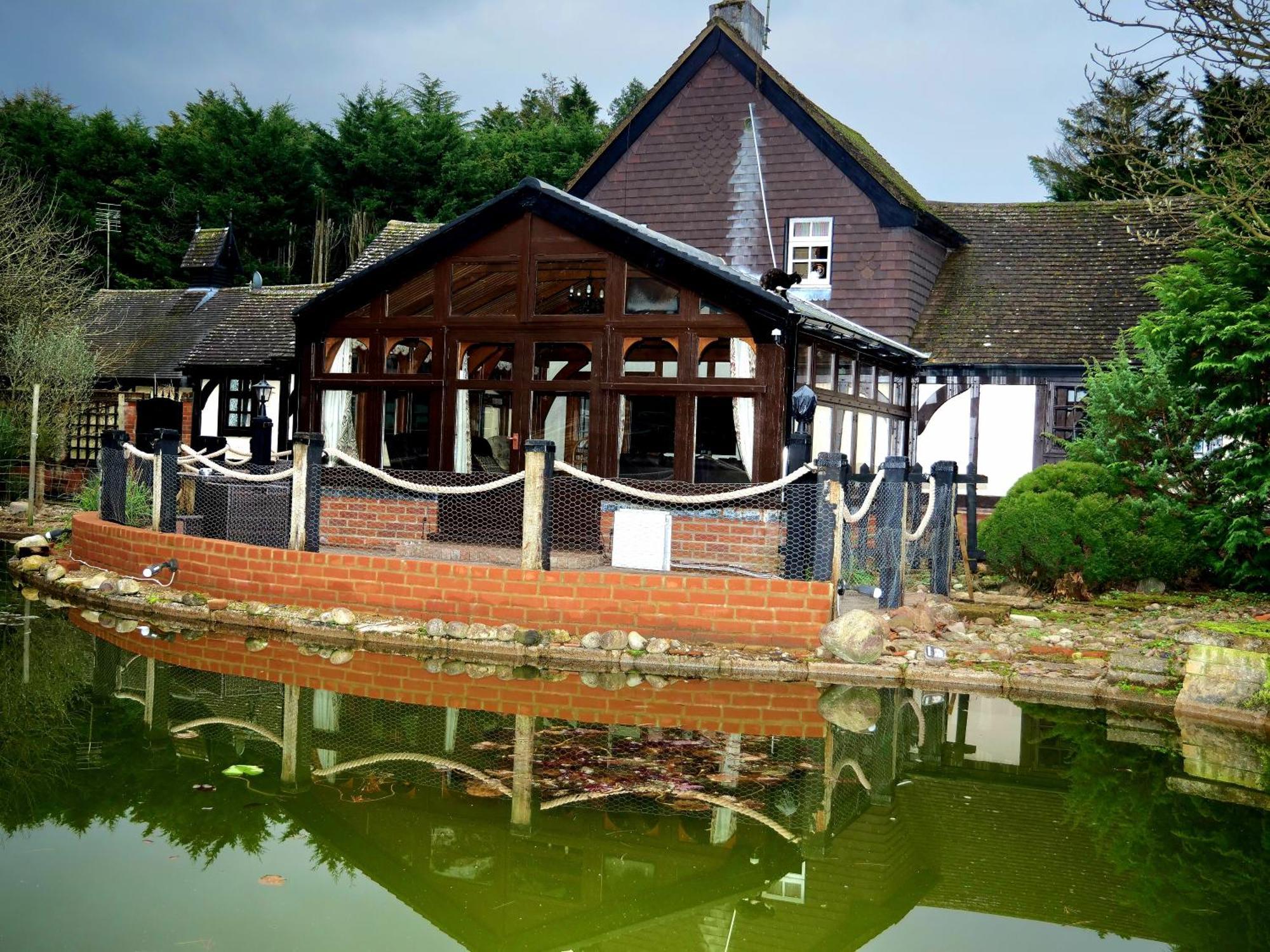 Beautiful Cottage In Brentwood Kelvedon Hatch Екстер'єр фото